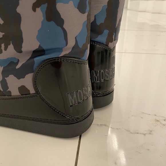 New Moschino Blue Camouflage Moon Boots - Picture 3 of 6